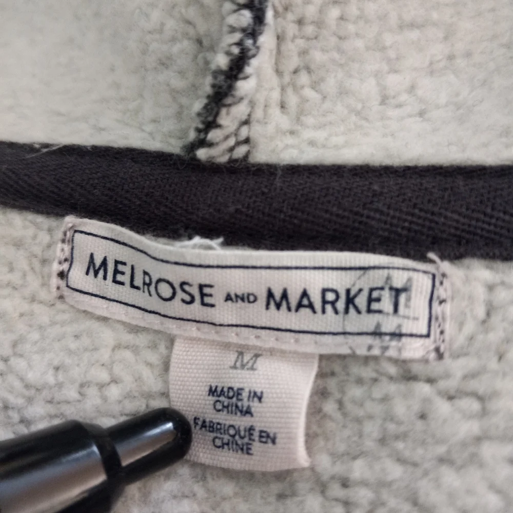 Melrose & Market M crop gray hoodie with bell sleeves